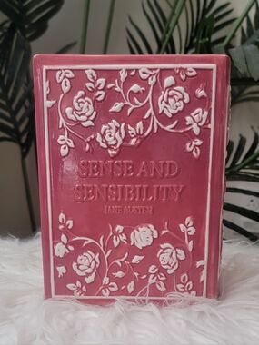 NWT Sense and Sensibility Jane Austen Book Vase - Rose Pink